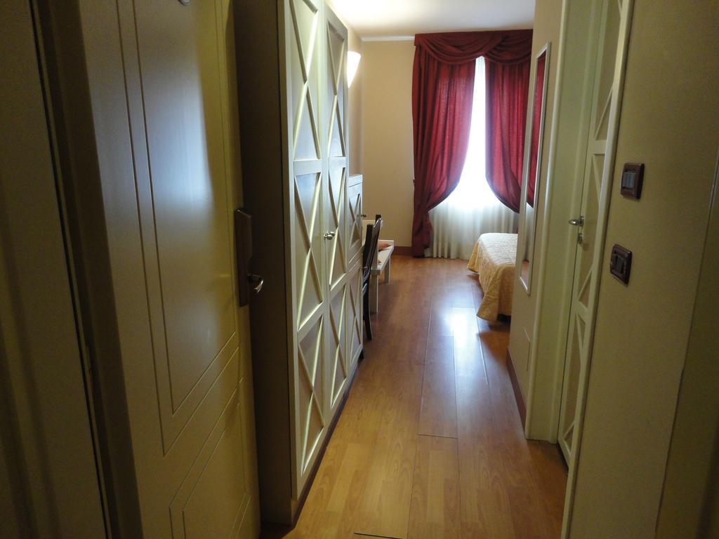 Hotel Vazzana ヴォルピャーノ エクステリア 写真