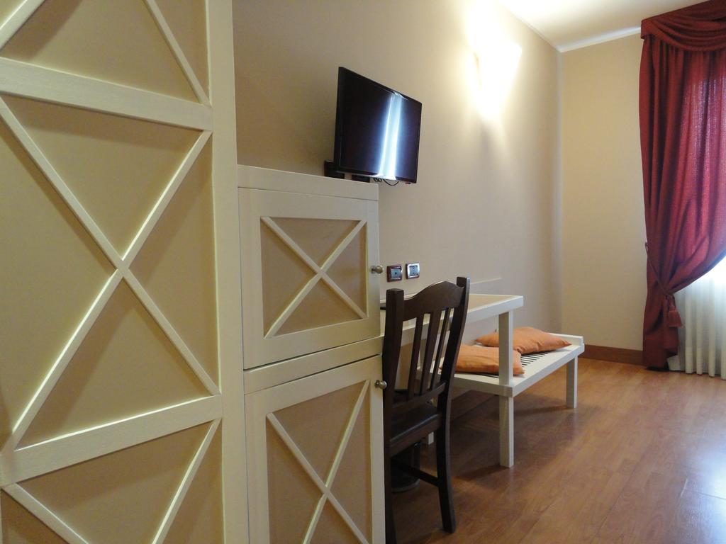 Hotel Vazzana ヴォルピャーノ エクステリア 写真