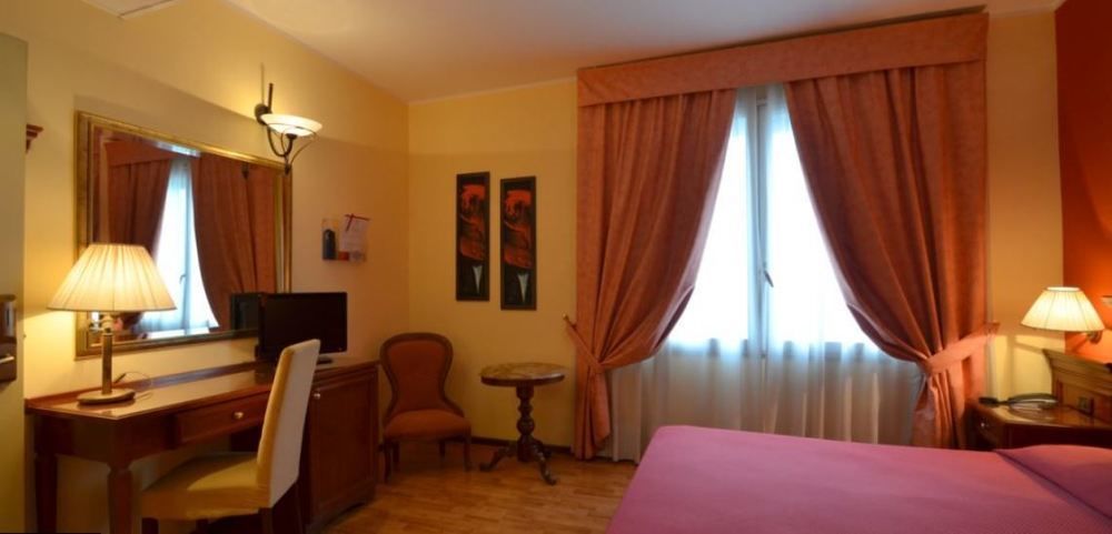 Hotel Vazzana ヴォルピャーノ エクステリア 写真