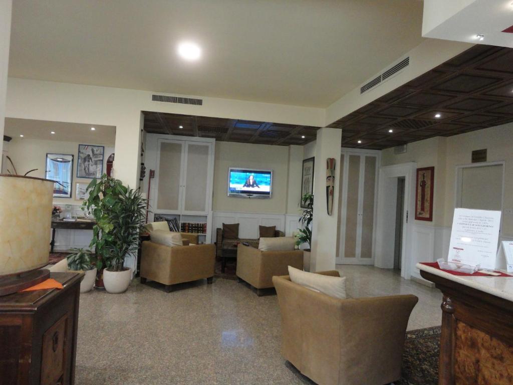 Hotel Vazzana ヴォルピャーノ エクステリア 写真