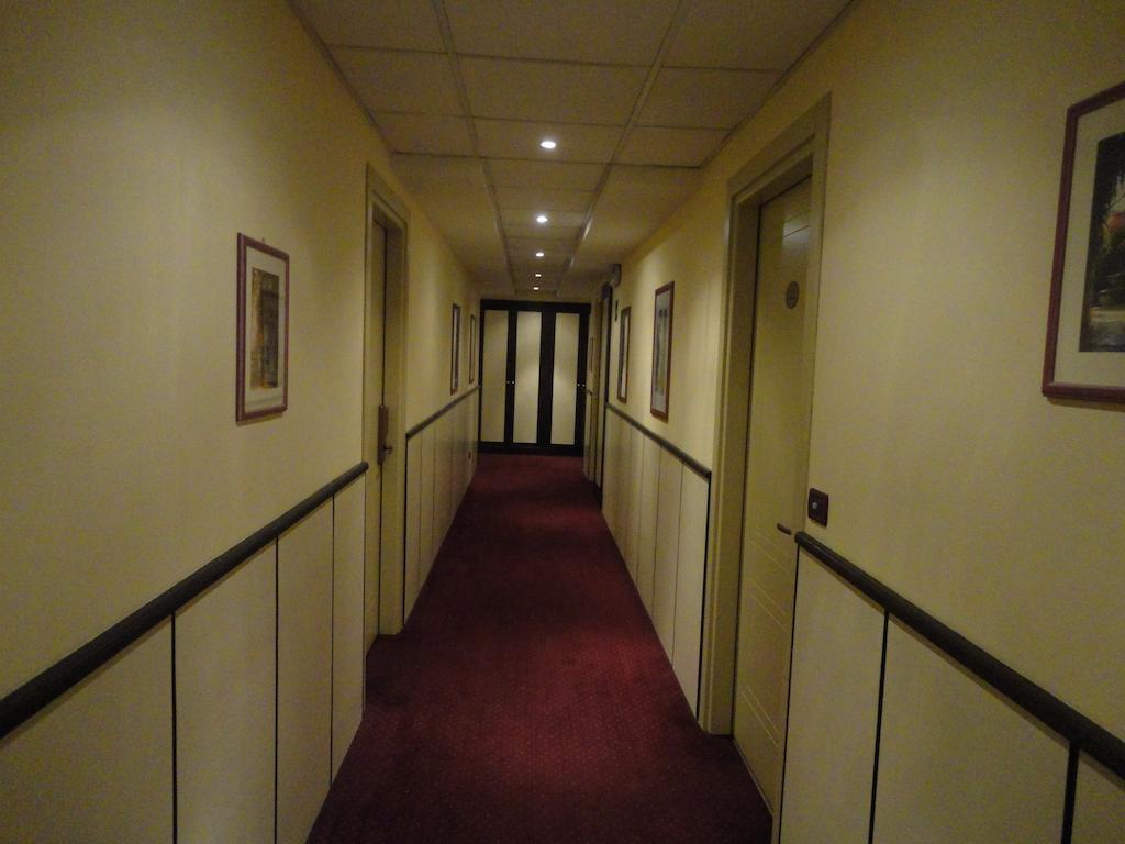 Hotel Vazzana ヴォルピャーノ エクステリア 写真