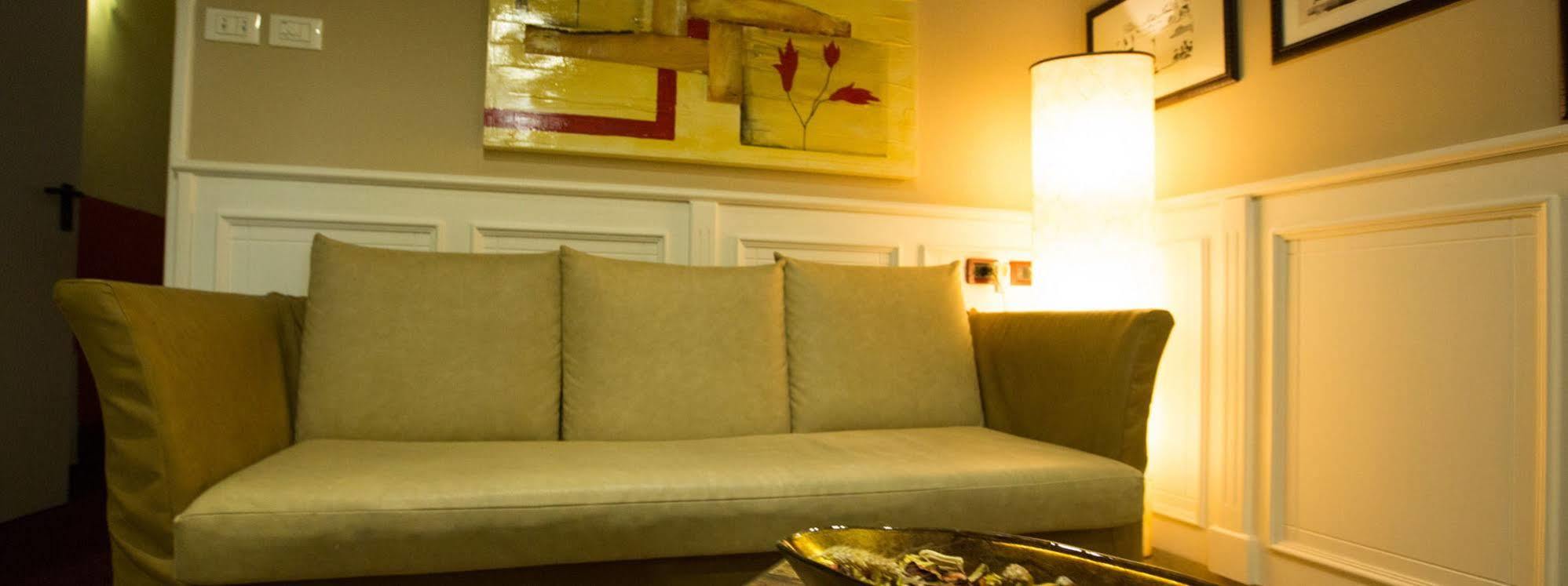 Hotel Vazzana ヴォルピャーノ エクステリア 写真