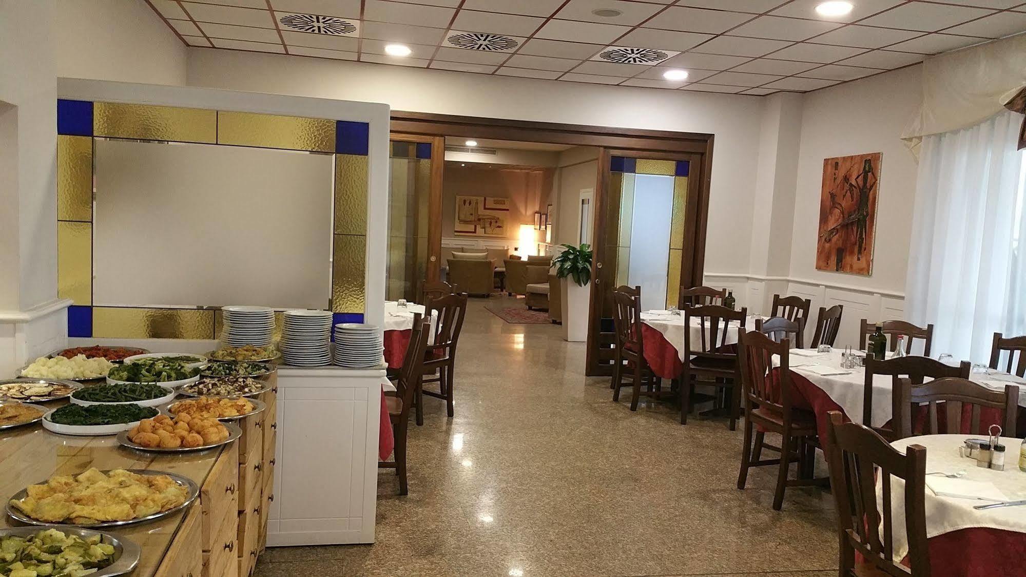 Hotel Vazzana ヴォルピャーノ エクステリア 写真