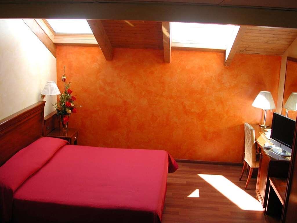 Hotel Vazzana ヴォルピャーノ 部屋 写真