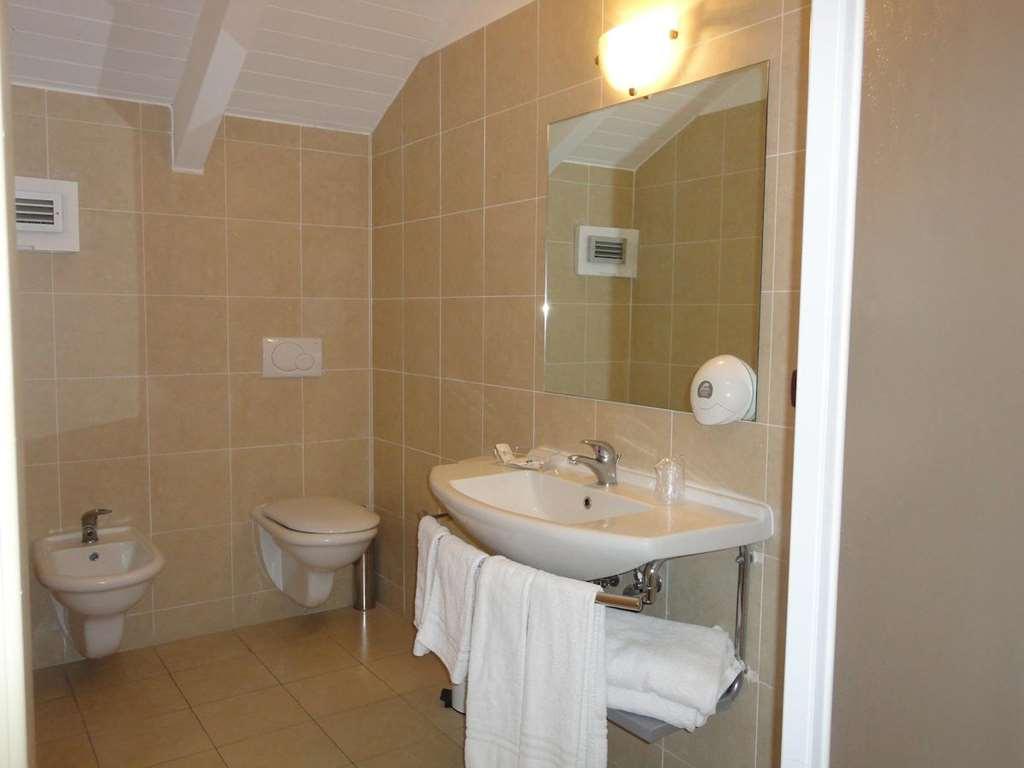 Hotel Vazzana ヴォルピャーノ 部屋 写真