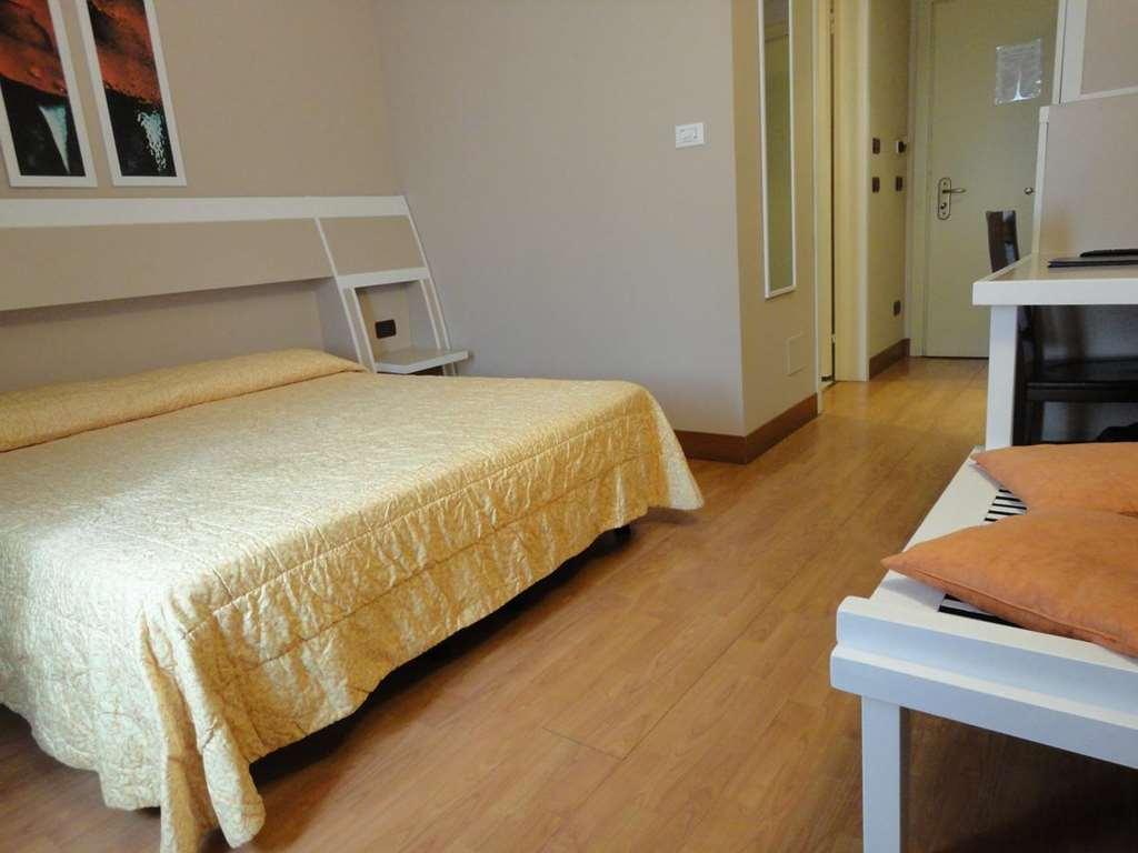 Hotel Vazzana ヴォルピャーノ 部屋 写真