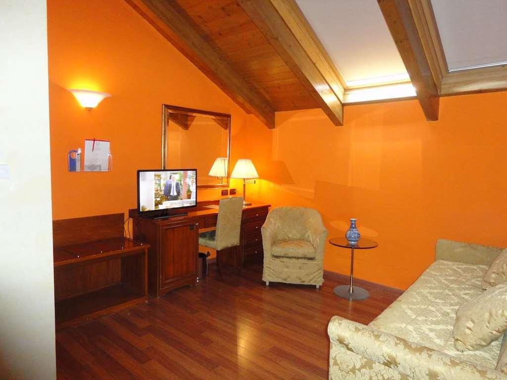 Hotel Vazzana ヴォルピャーノ 部屋 写真